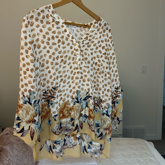 Ladies Tribal  blouse - Picture 1 of 4